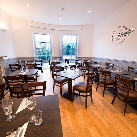 Hewitts Hotel And Restaurant Newport  Extérieur photo
