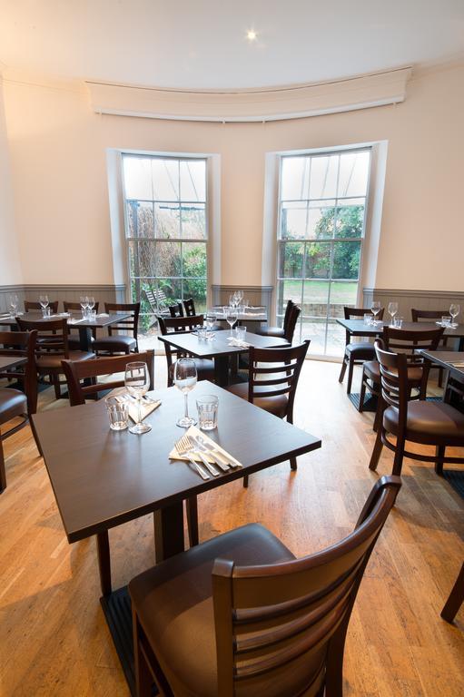 Hewitts Hotel And Restaurant Newport  Extérieur photo