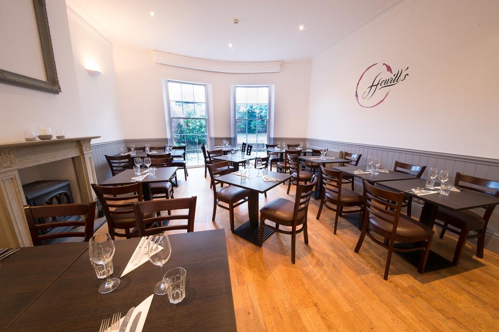 Hewitts Hotel And Restaurant Newport  Extérieur photo