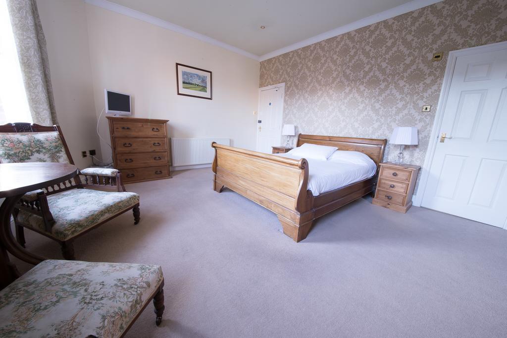 Hewitts Hotel And Restaurant Newport  Extérieur photo