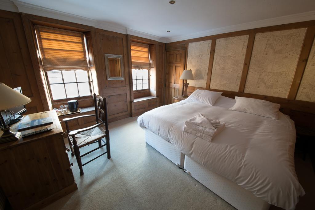 Hewitts Hotel And Restaurant Newport  Extérieur photo